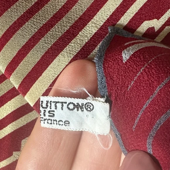 Louis Vuitton Red and Gold Striped Scarf - Picture 4 of 4